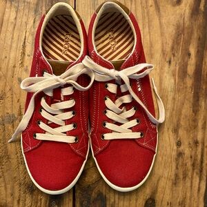 TAOS Starburst - RED - SIZE 9